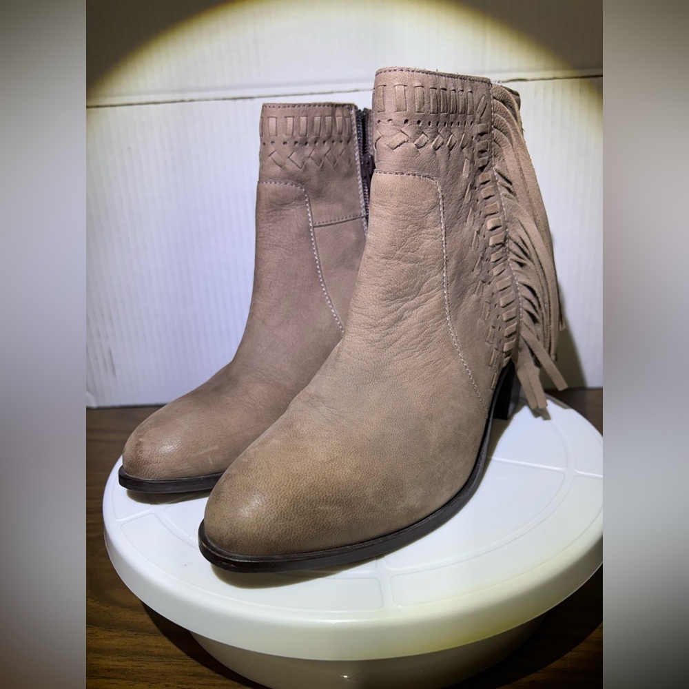 BOOT SALE Mia brown fringe ankle boot women’s size 7 3” heel height western boho